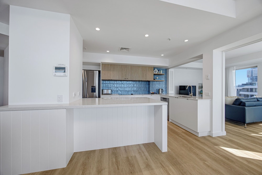 Oceana On Broadbeach 14/75
