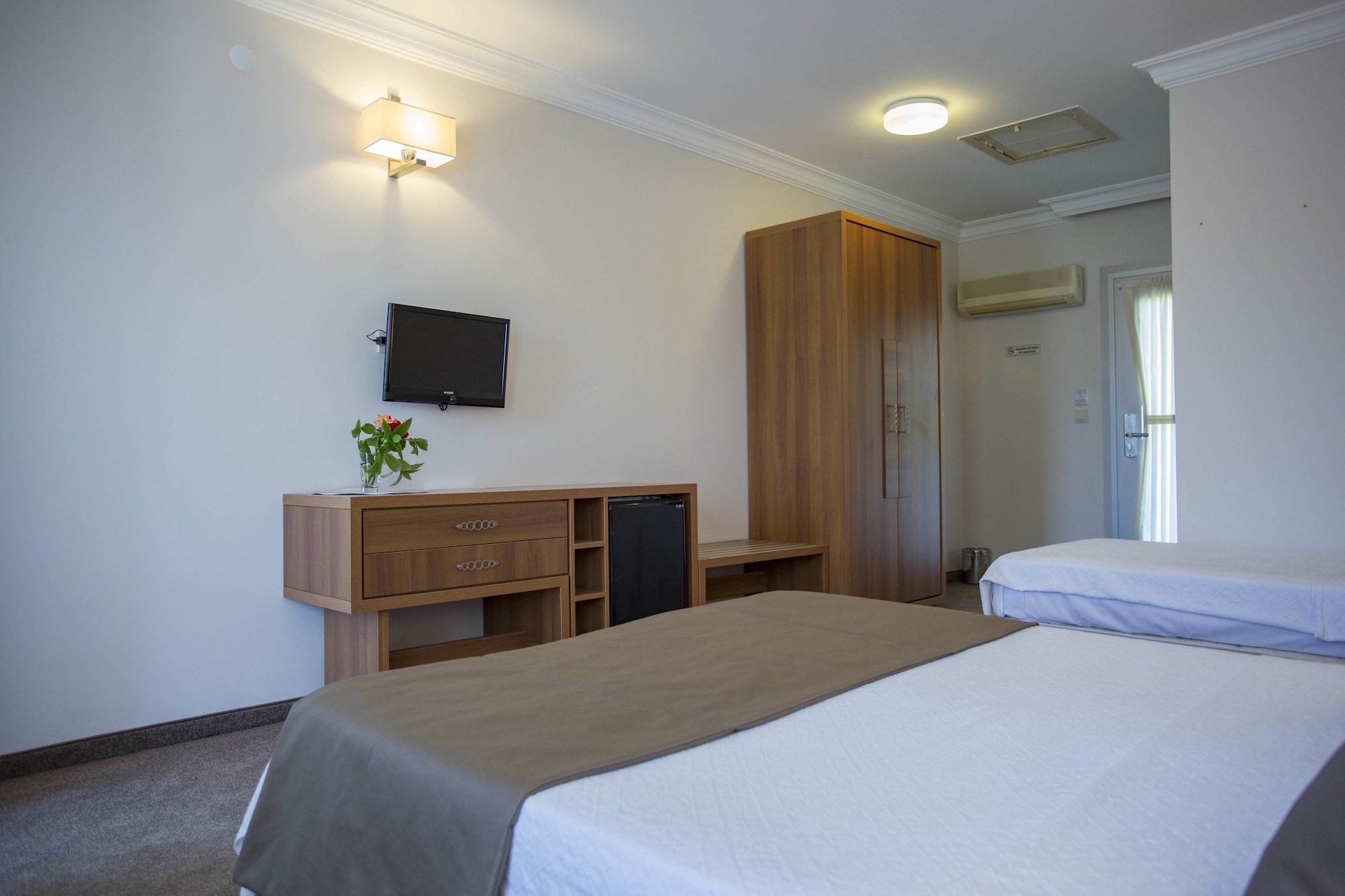 ROOM, TRIPLE, SEA VIEW