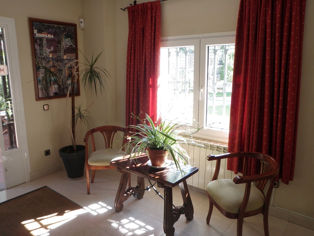 HOSTAL SIETE PICOS 23/46