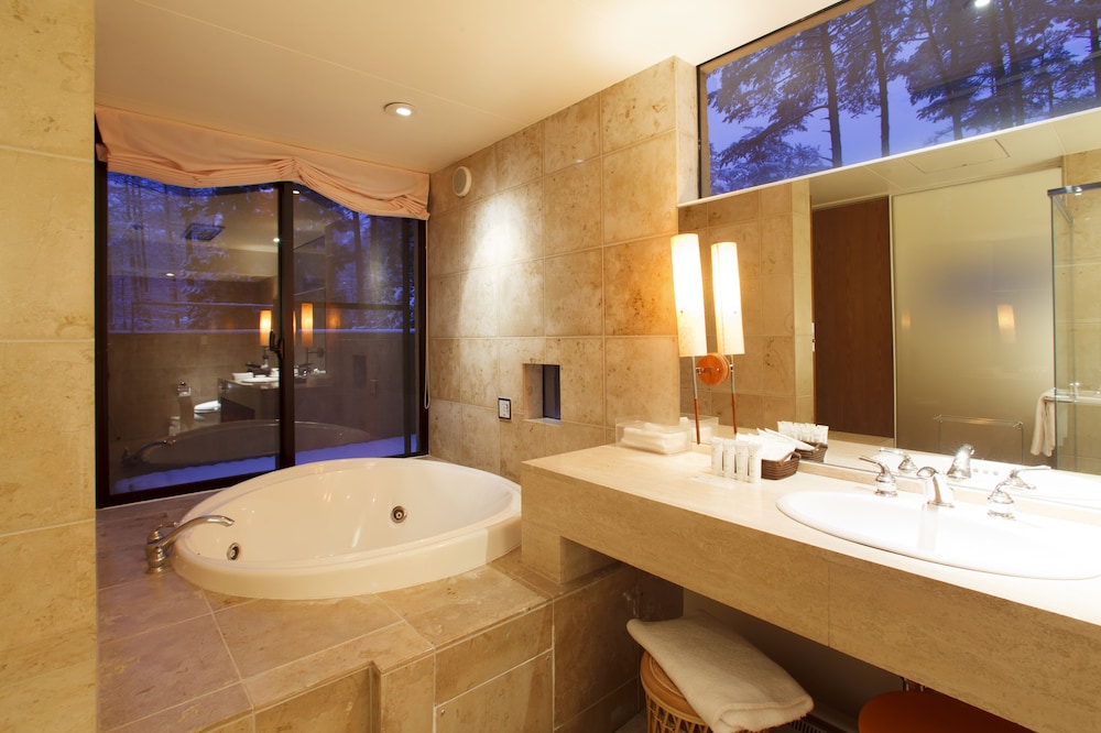 Fuji Premium Resort 49/50
