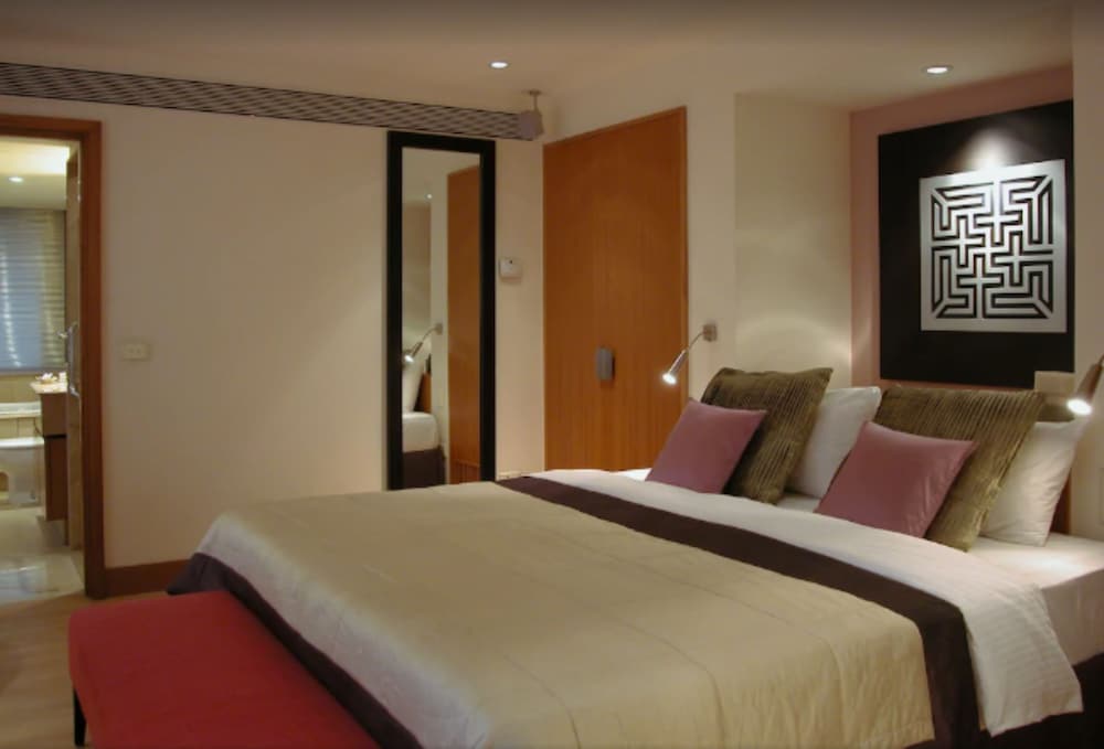 Taj Wellington Mews Luxury Residences 10/63