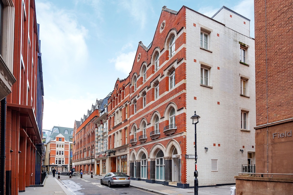 Chancery Lane Apartments by MySquare 32/35