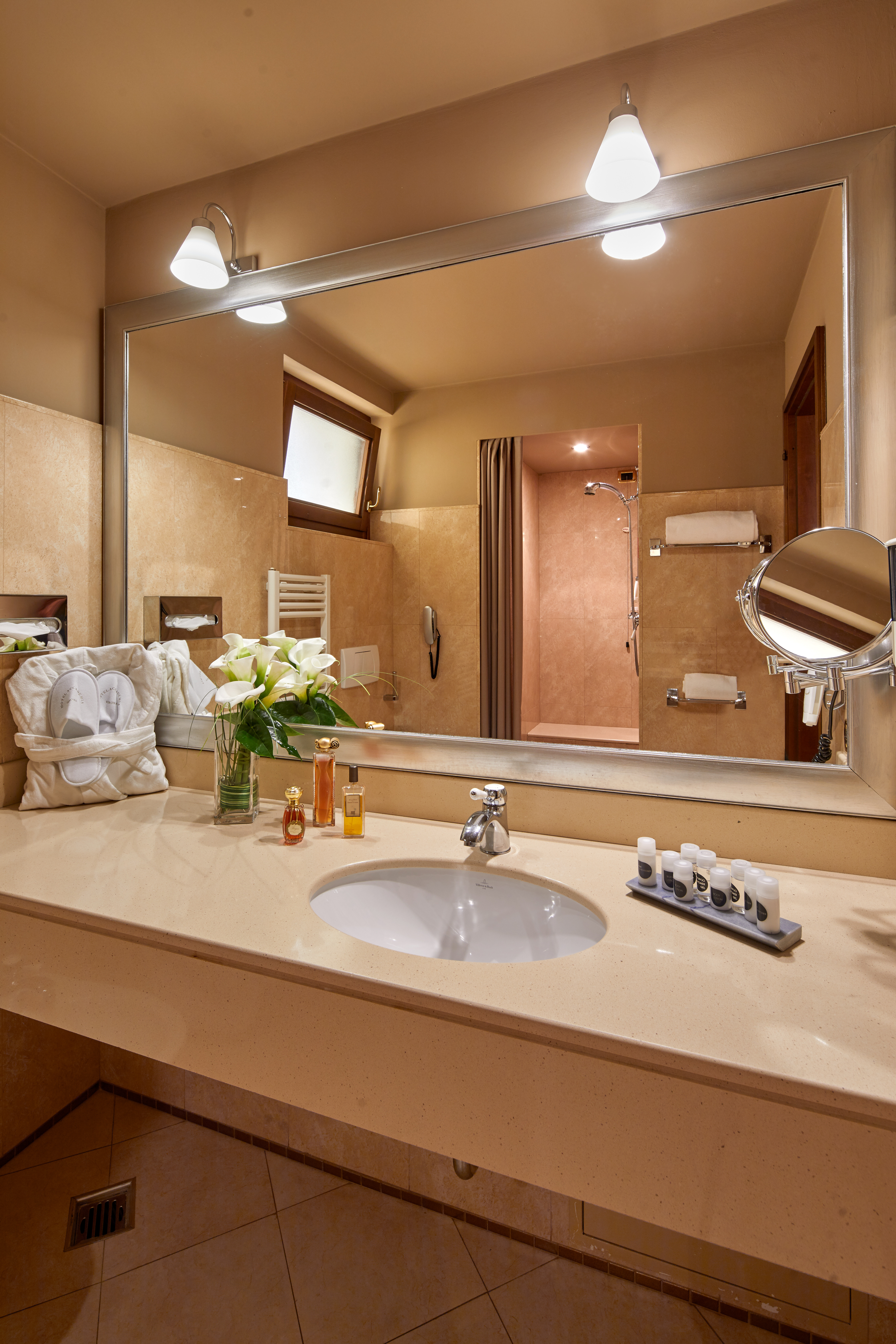 غرفة كلاسيكية مفردة بسرير مزدوج، Hotel Accademia Verona 3/4