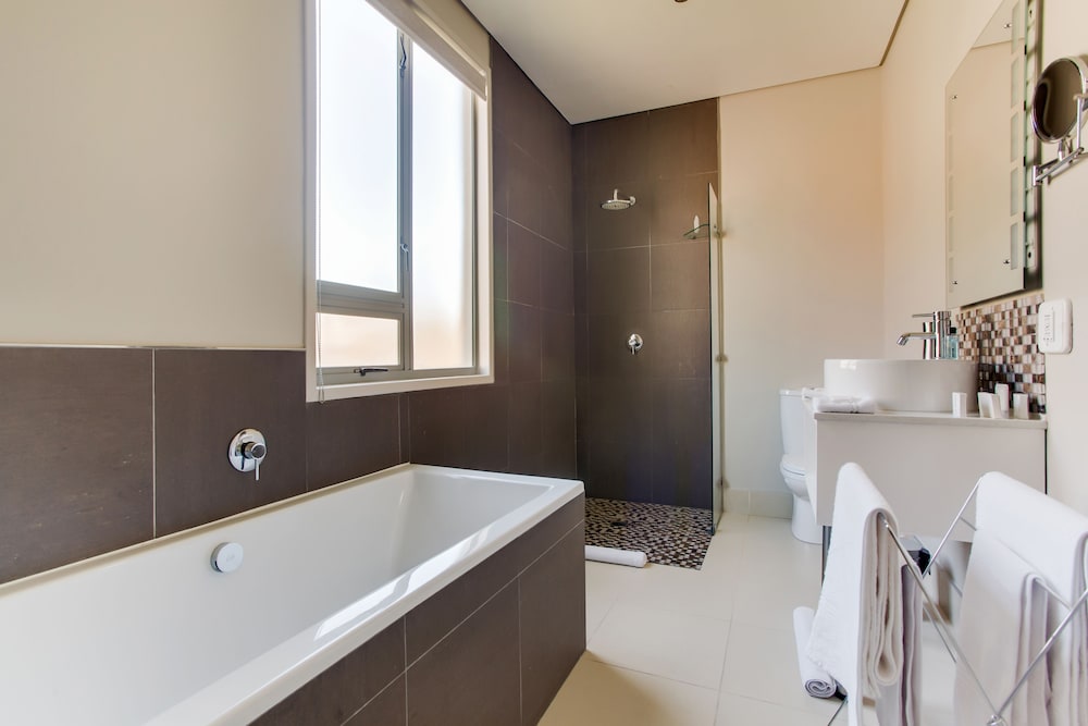 The One 8 Hotel 34/76