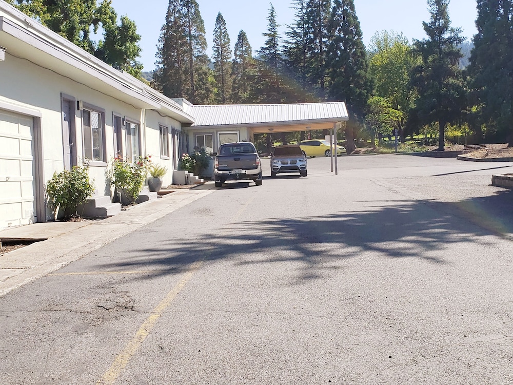 Ashland Motel 42/46