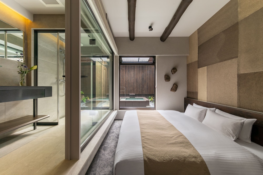 DELUXE, FUTON BED, KING BED, SINGLE BED