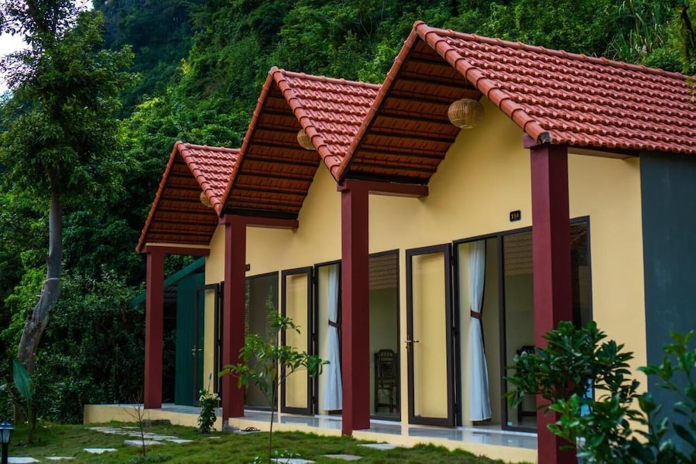 Trang An Retreat 4/70