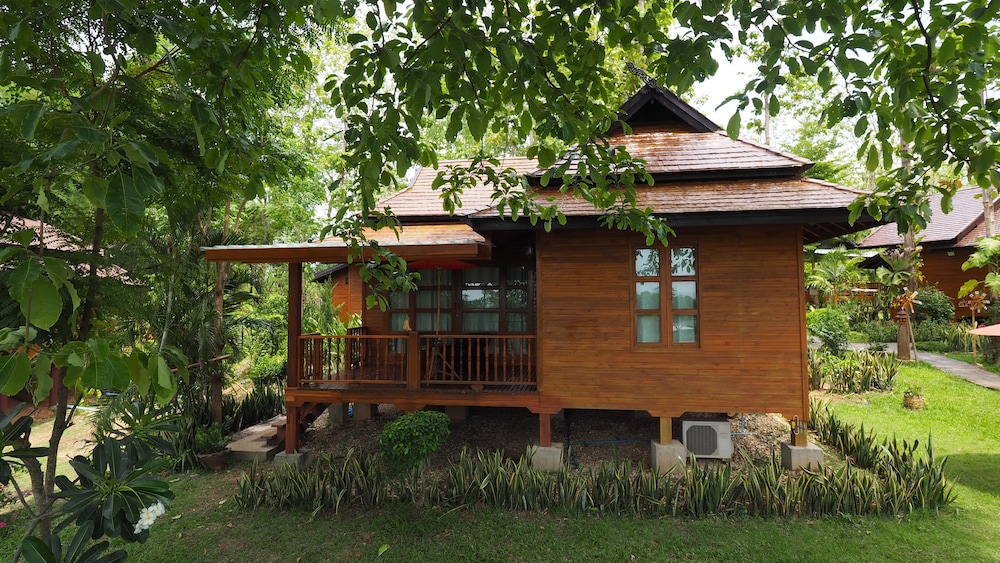 Nan Seasons Boutique Resort 7/81