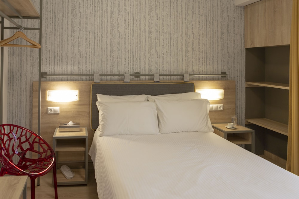 Pan Hotel 10/54