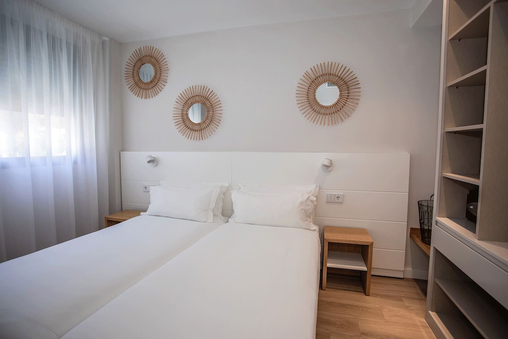 2 Bedrooms, Type A, Premium, Apartment, 3 Beds, Sofa, Balcony