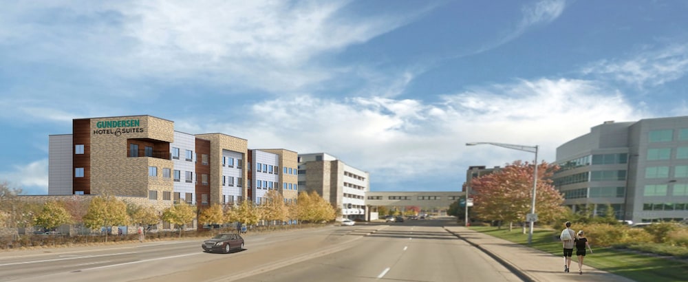 Gundersen Hotel & Suites 3/48