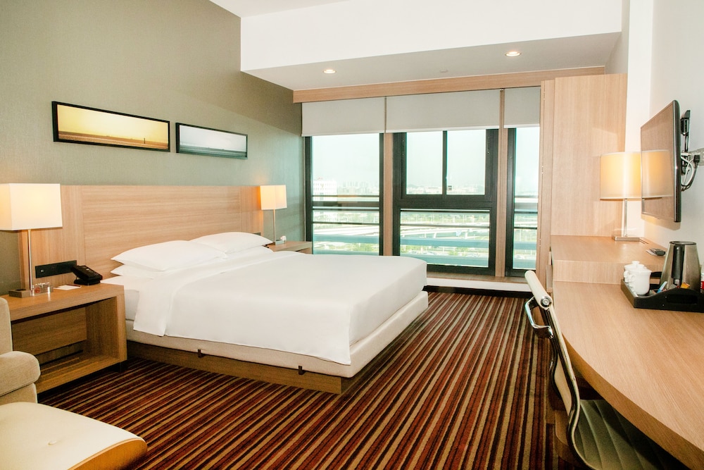 Hyatt Place Shenzhen Airport 20/70