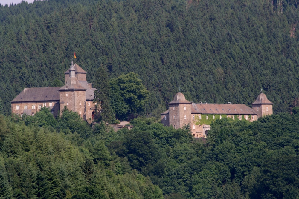Hotel und Restaurant Burg Schnellenberg 43/54