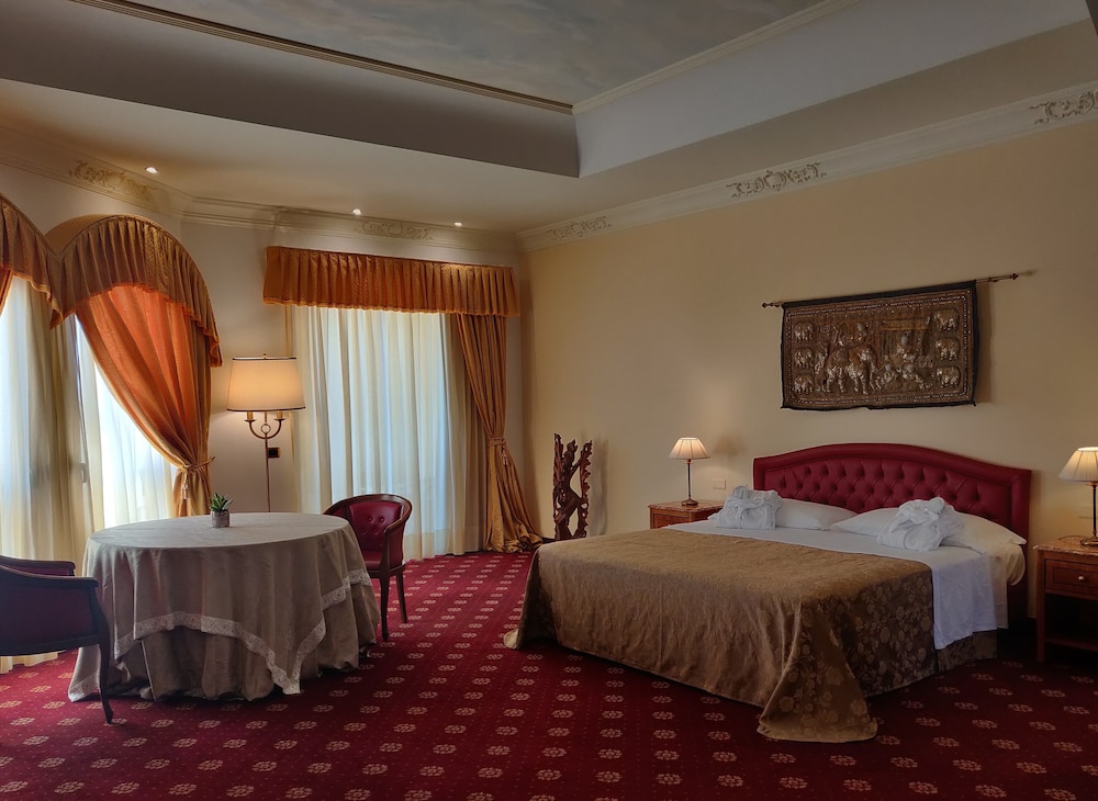 Spa, Suite, Sauna