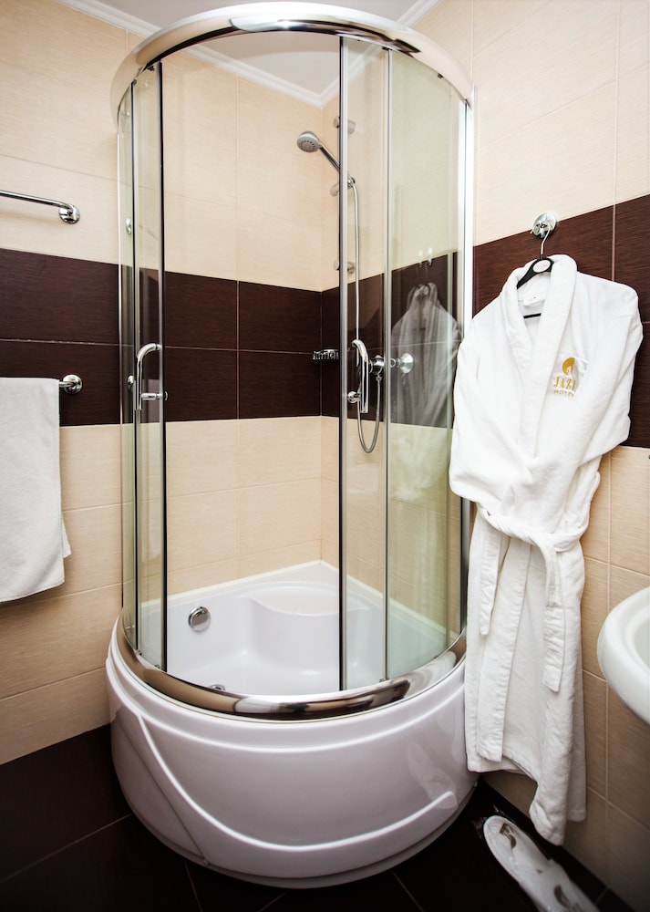 Mercure Chisinau Center Jazz Hotel 15/58