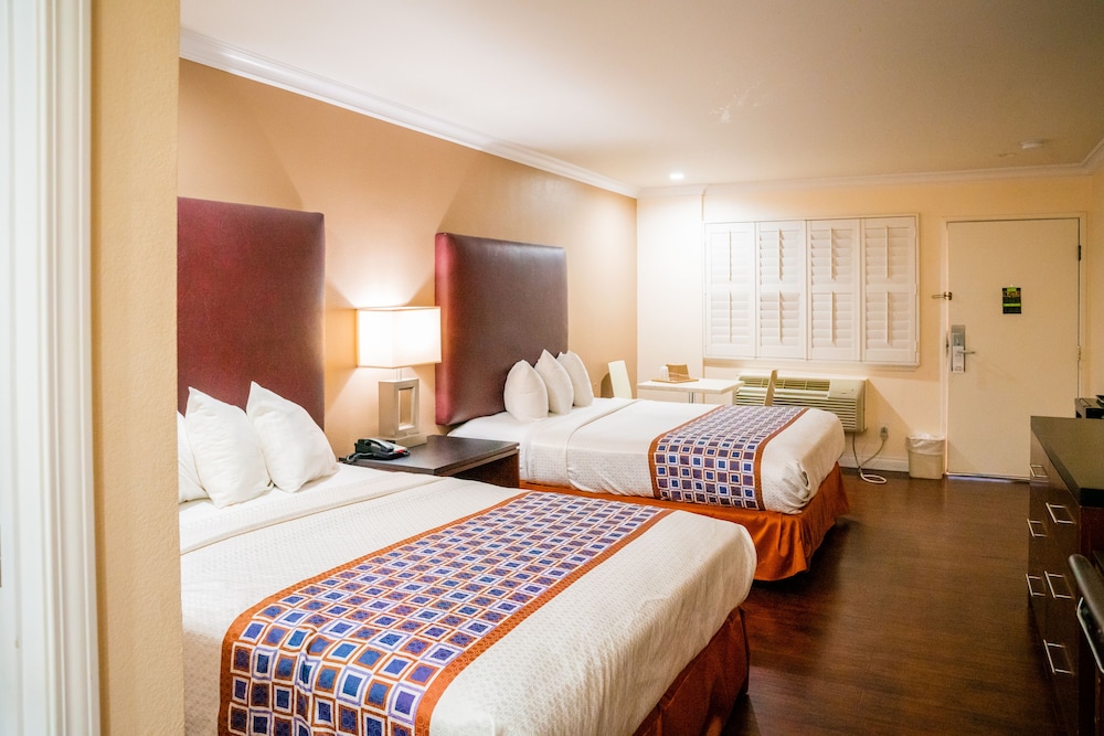 Gateway Inn Gardena Los Angeles South 18/45