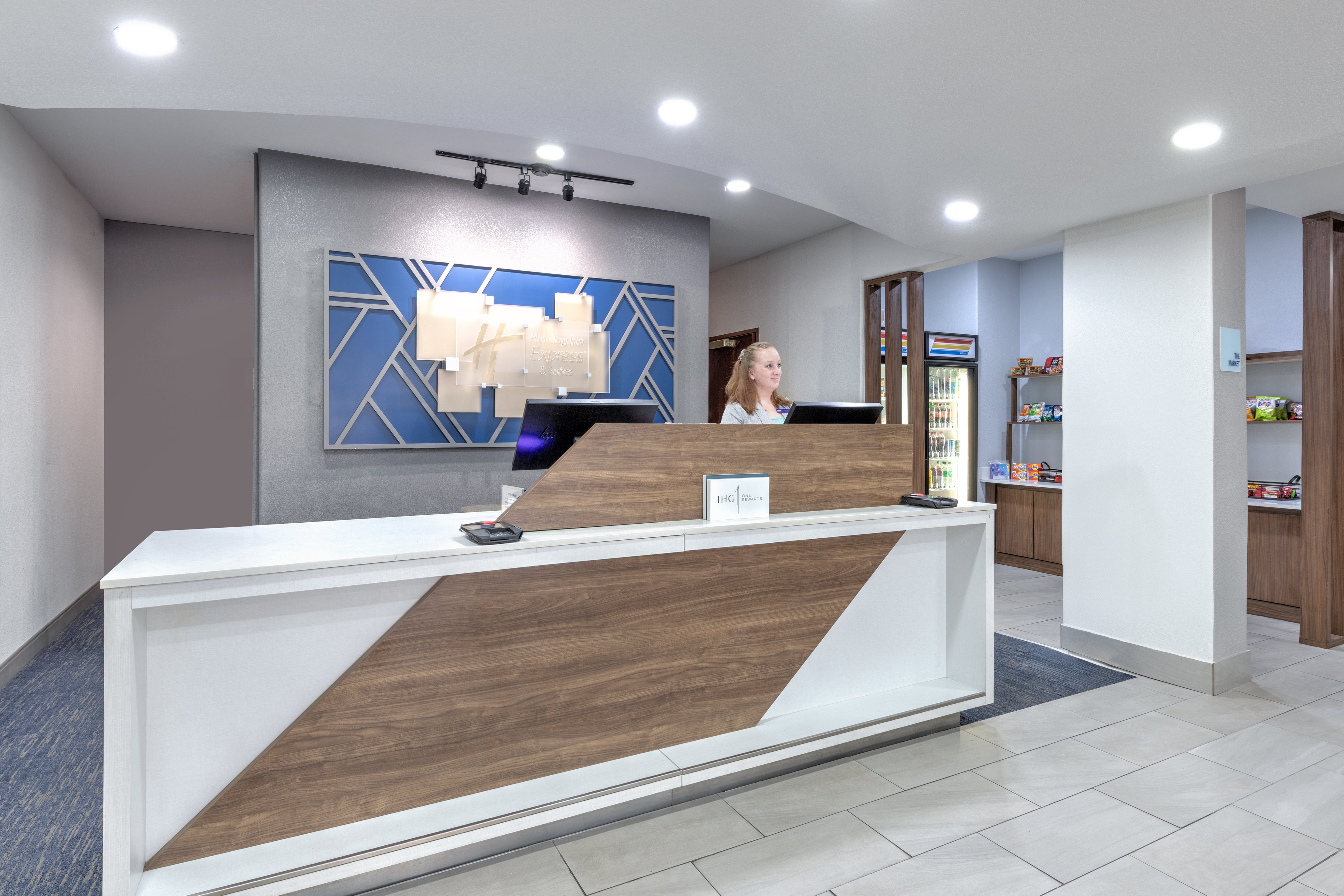Holiday Inn Express And Suites Granbury 11/56