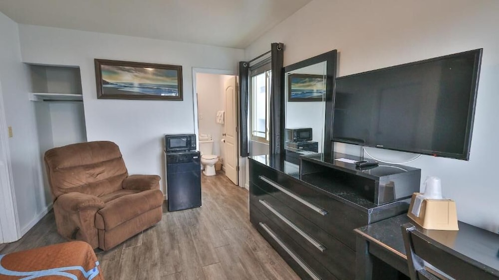 Driftwood Resort 48/70