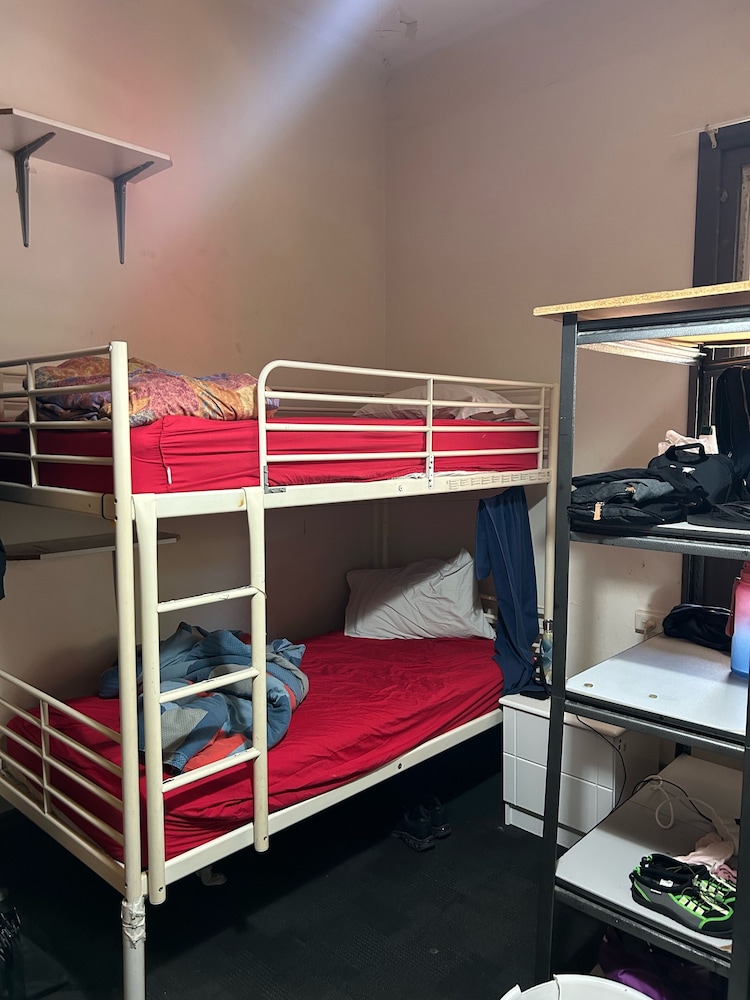 The Shiralee - Hostel 16/57