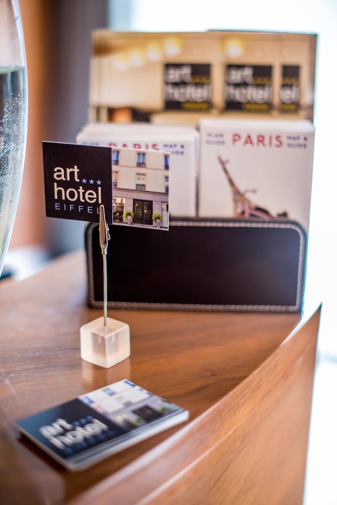 ART HOTEL EIFFEL 44/58