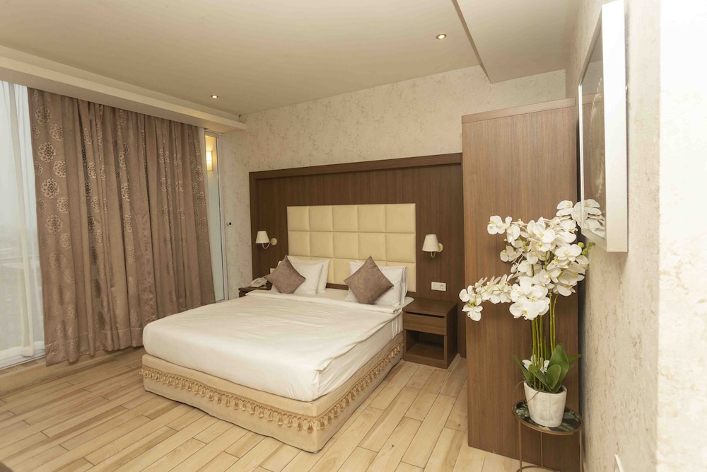 San Marino Hotel Apartment 11/50