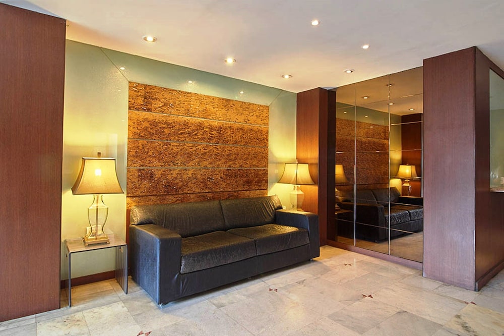 HOTEL ROOPA 50/63
