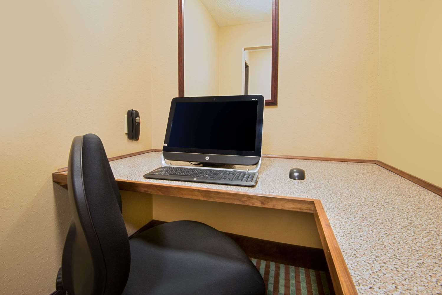 Quality Inn Fairfield, IA 15/18