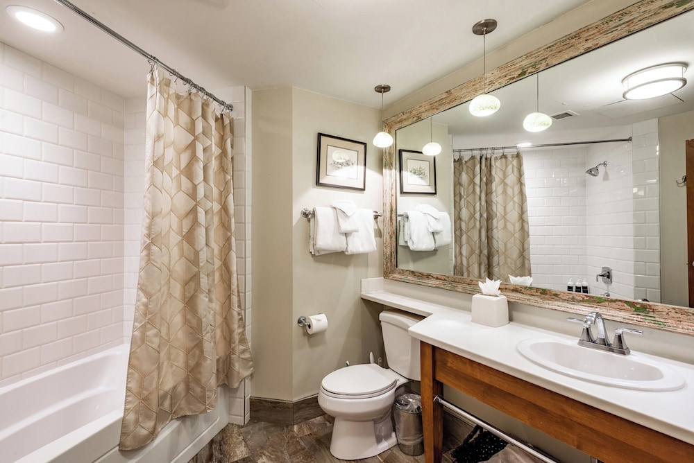 Sundial Lodge by All Seasons Resort Lodging 49/50