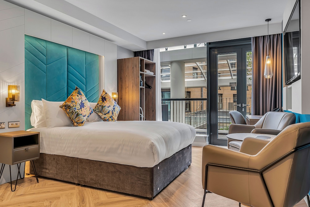 Smart, Studio, Balcony