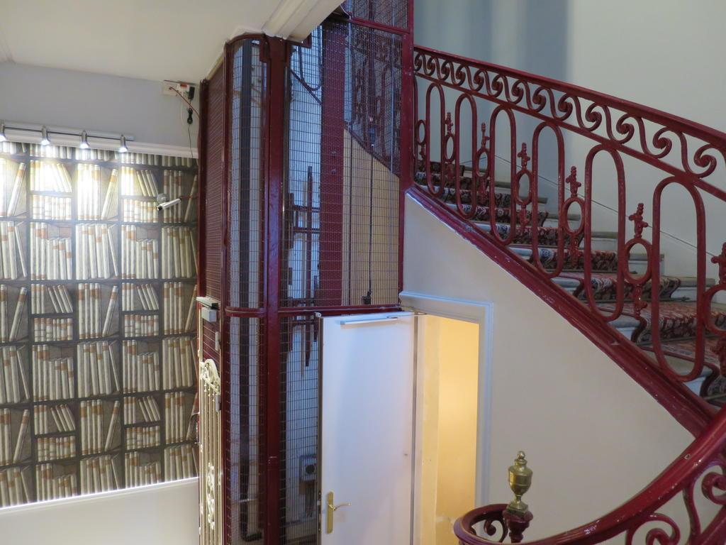 Hotel Montpensier Paris 12/23