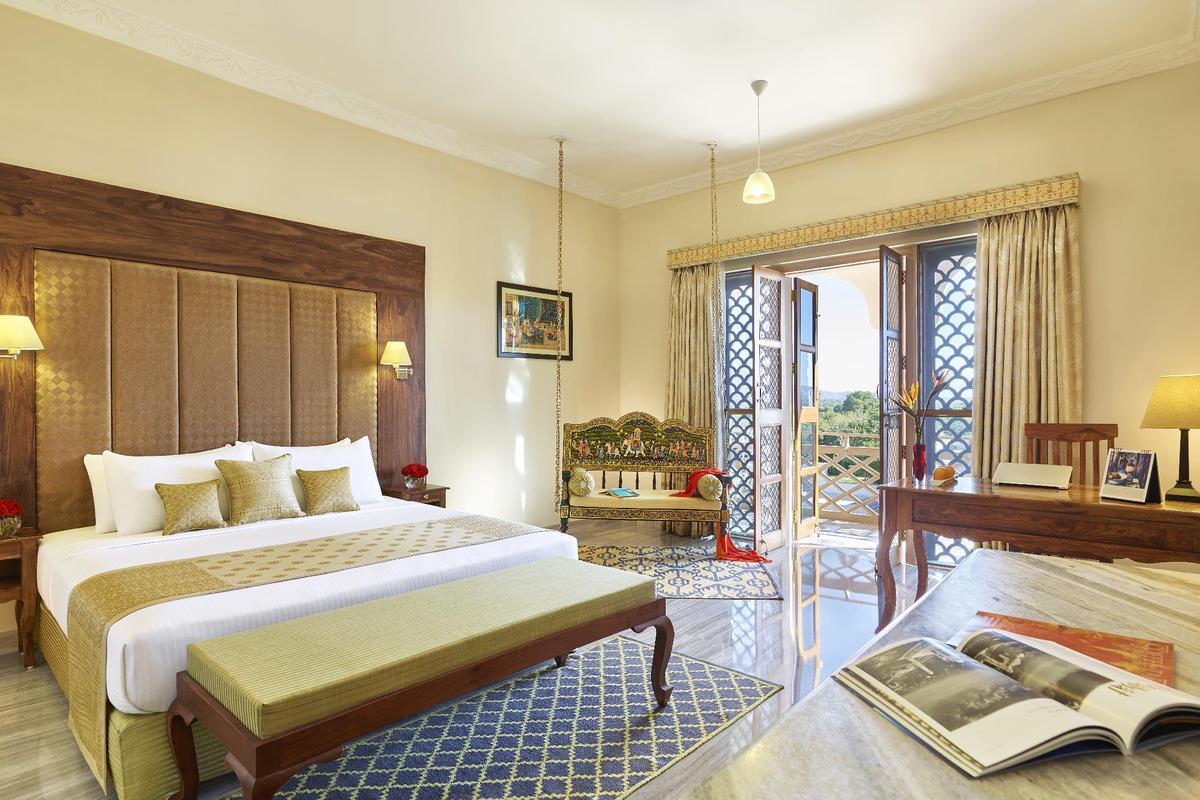 Deluxe, King Bed