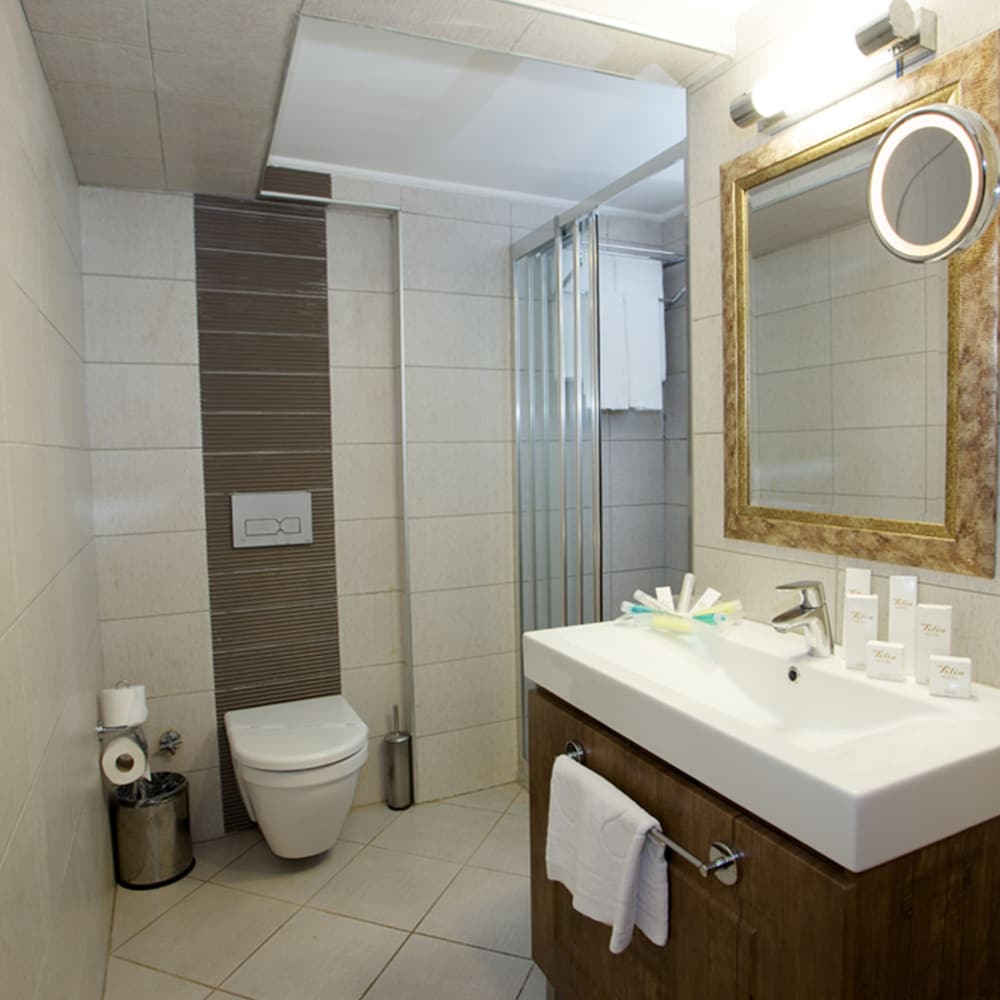 Tilia Hotel 48/50