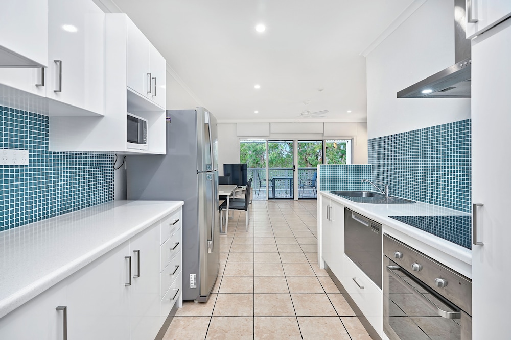 Marlin Waters Beachfront Apartments 6/100