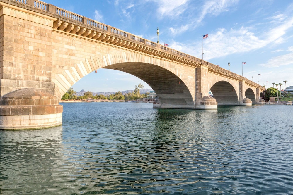 Super 8 by Wyndham Lake Havasu City 11/15