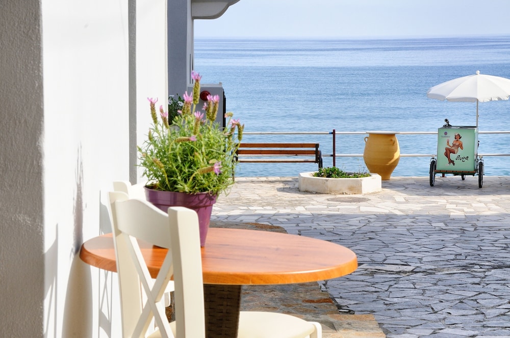 MYRTOS MARE SUITES 42/46