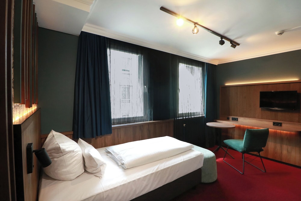 Standard, Single, Single Bed