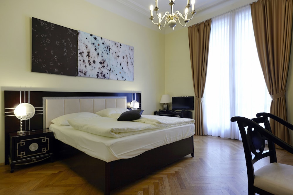 Hotel Pension Museum 35/63