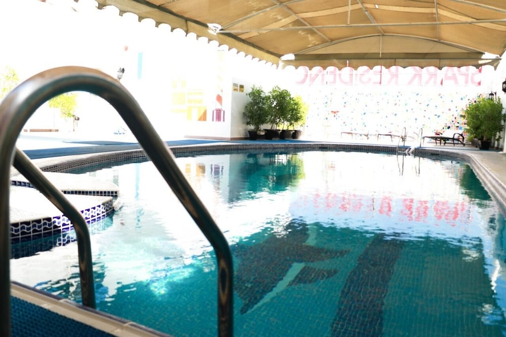 swimming pool spa