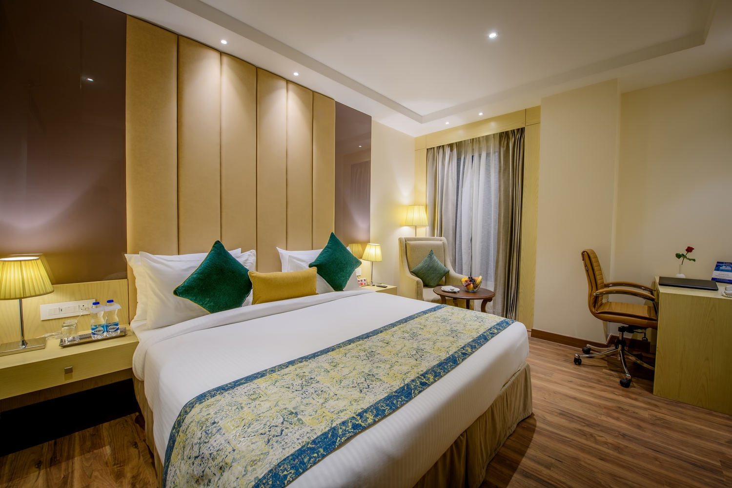 Super, King Bed, Sofa