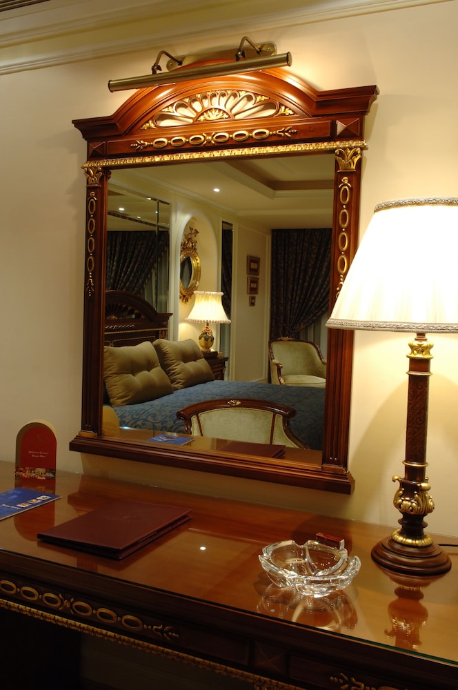 Regency Palace photo4