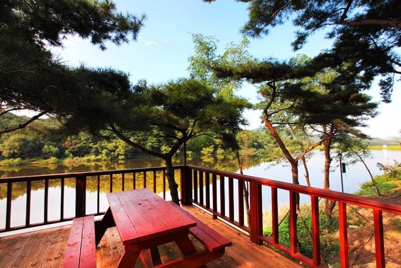 Gyeongju Lakeside Waltz Pension 11/22