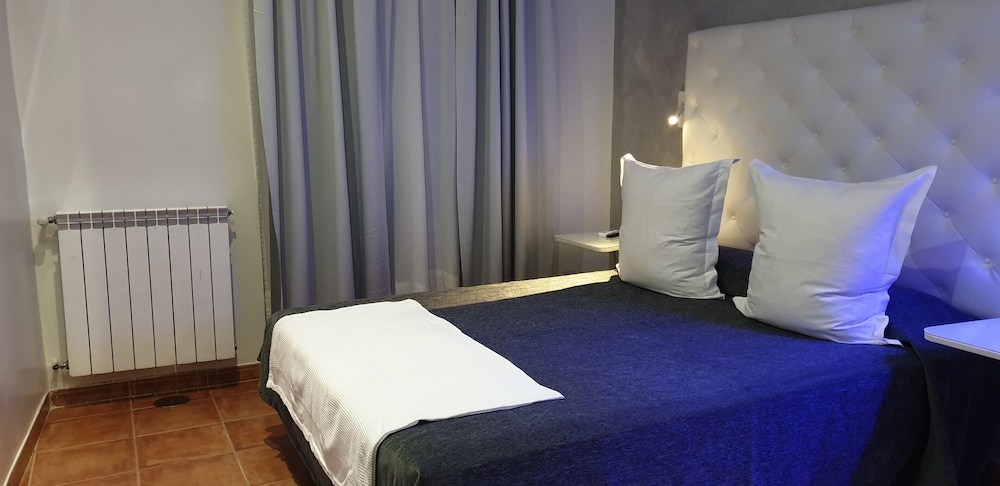 غرفة خارجية سوبيريور بسرير مزدوج بحمام خاص، Hostal Las Fuentes 2/10