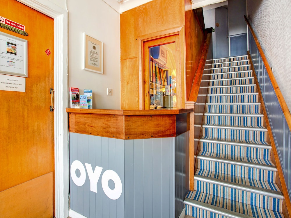 Oyo Godolphin Arms Hotel 2/67