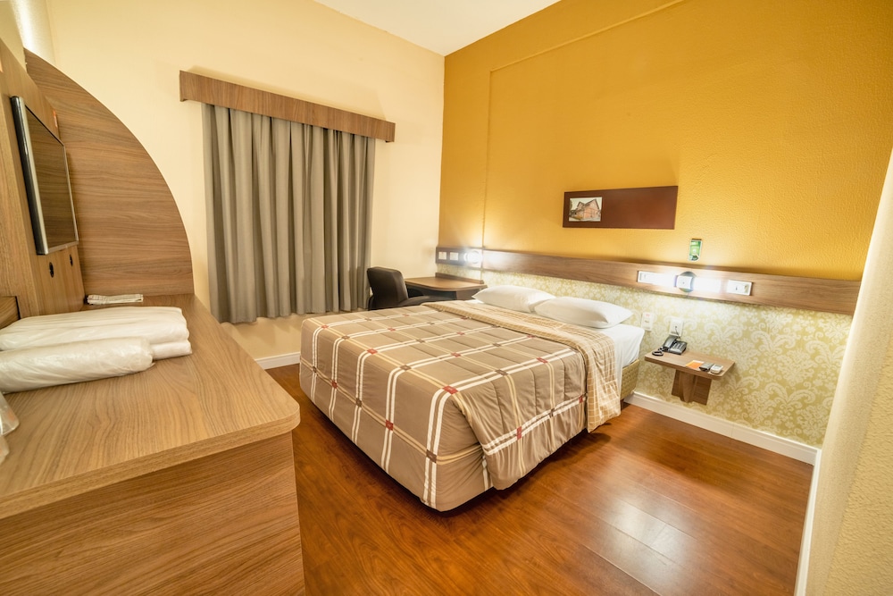HOTEL 10 BLUMENAU 8/32