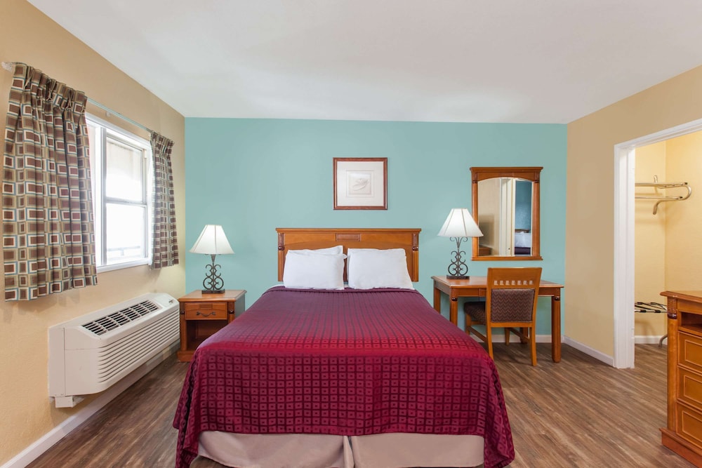 Travelodge by Wyndham San Diego SeaWorld 19/35
