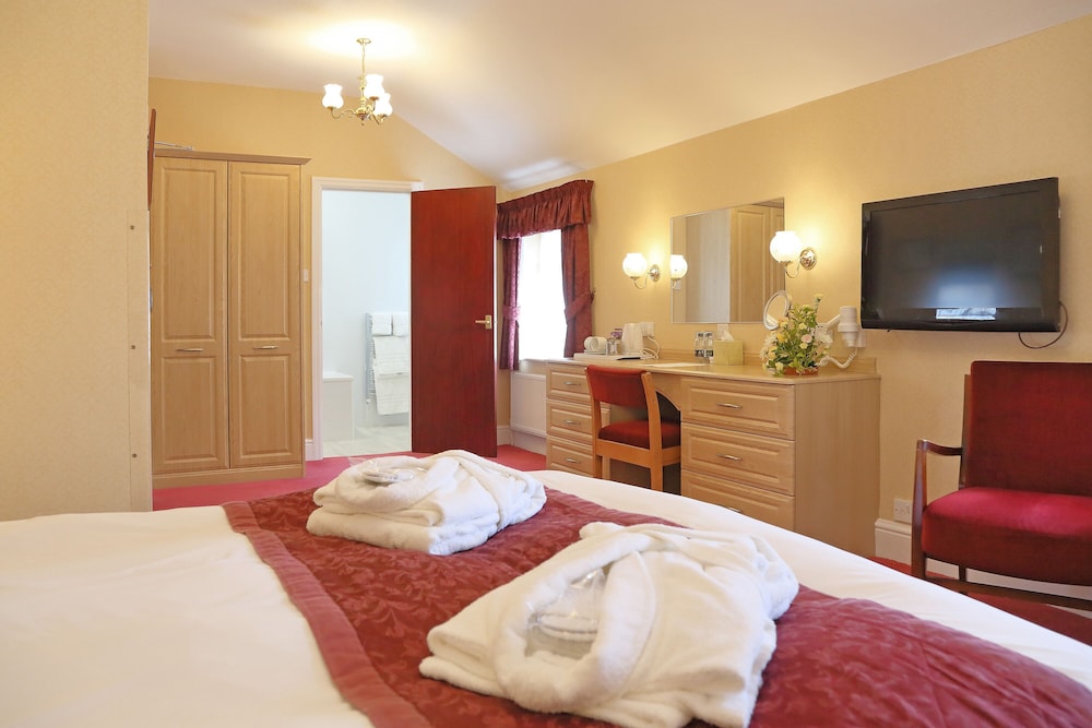 Saxonville Hotel 6/50