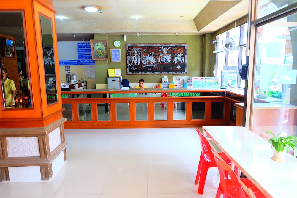 Thairungruang Backpackers Suratthani 11/16