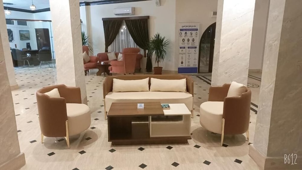 Dolphin Continental Hotel 38/59