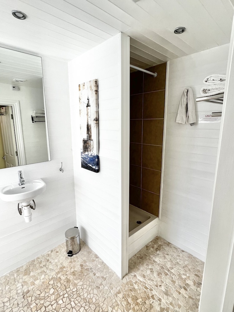 Devon House Guest House 50/50