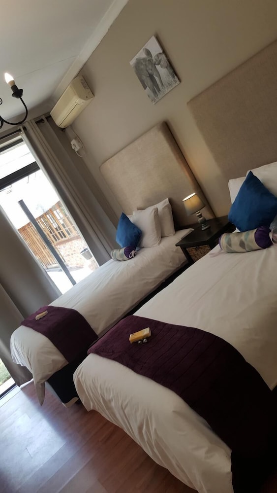 Luxury Heights Guesthouse 5/26